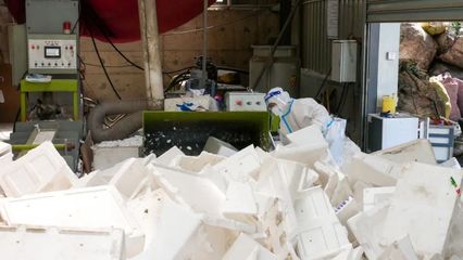 泡沫、紙板變“冰磚”,來看生活物資包裝箱如何“消化”